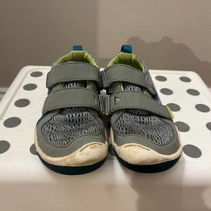 Plae Ty Size 10 Nexus Grey GUC